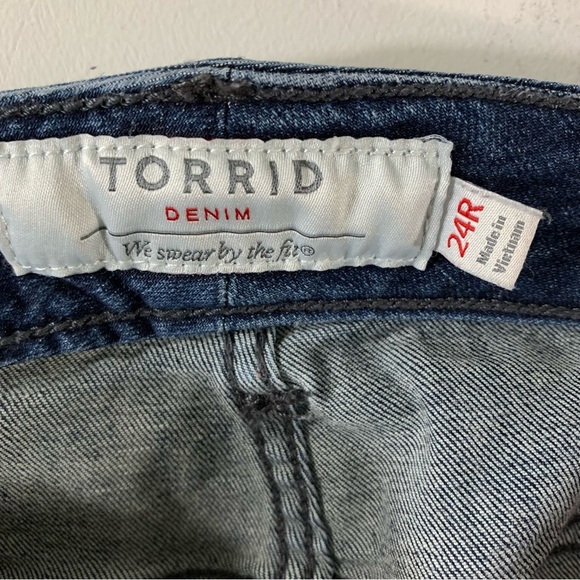 Torrid Boyfriend Jeans - Picture 9 of 11